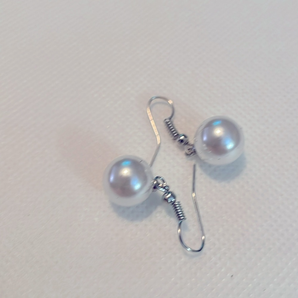 5 Pair Earring Set -Silvertone - Dangles & Hoops NWOT - Picture 6 of 6